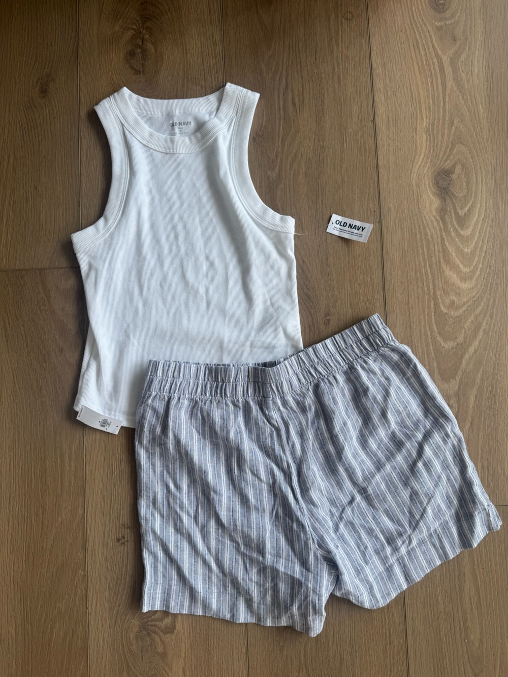 Old Navy White Ribbed Tank with Light Blue and Gray Linen Striped Shorts Medium